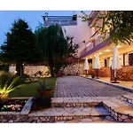 Apart Otel Christianna Nikiana