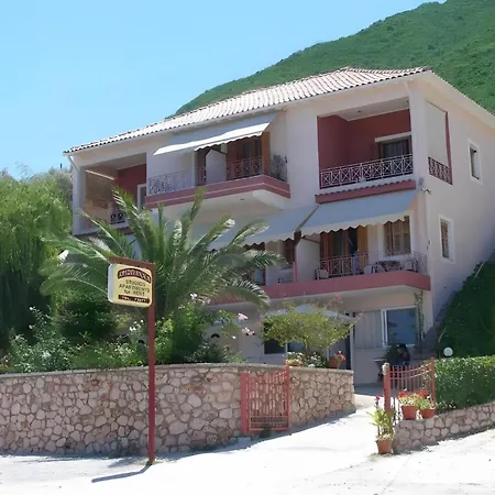 Christianna Aparthotel 3*
