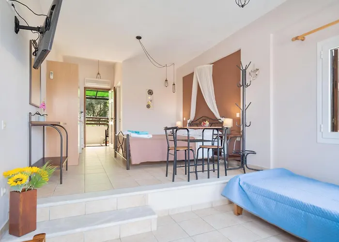 Christianna Aparthotel 3*