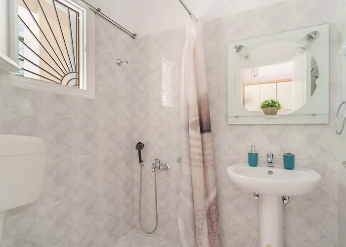 Christianna Aparthotel