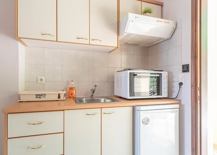 Christianna Aparthotel